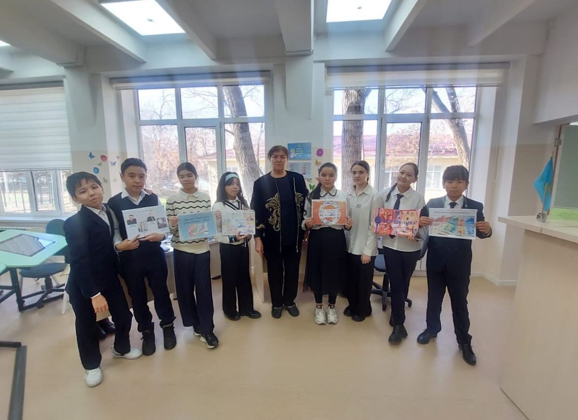 7"Ә" сынып  оқушыларымен кітапханада  танымдық сағат өткізілді. Провели познавательный час с учащимися 7 классов в библиотеке