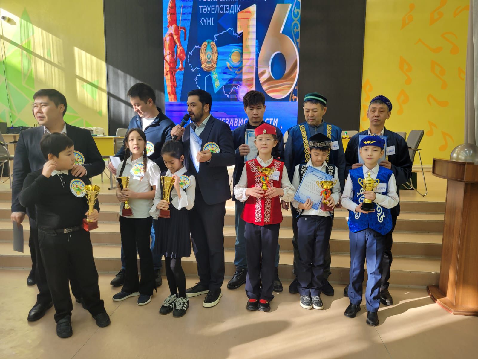 Менің әкем - менің досым! Мой папа - лучший друг!