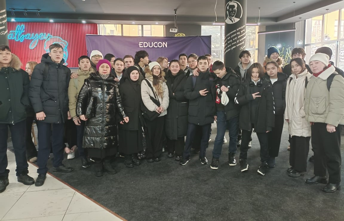 Жоғары сынып оқушыларына арналған кәсіби бағдар көрмесі!