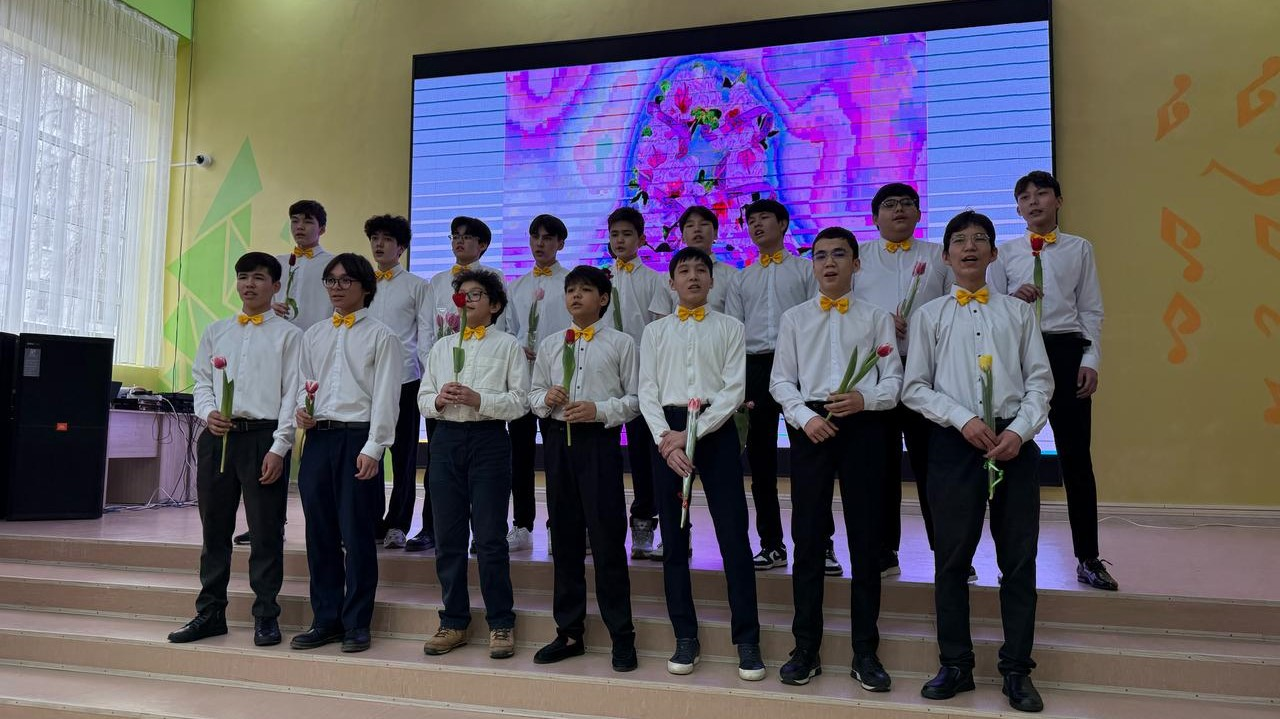 8 Наурыз – Халықаралық әйелдер күніне орай ұстаздарымыз бен ару оқушыларымызға арналған керемет концерт өтті!