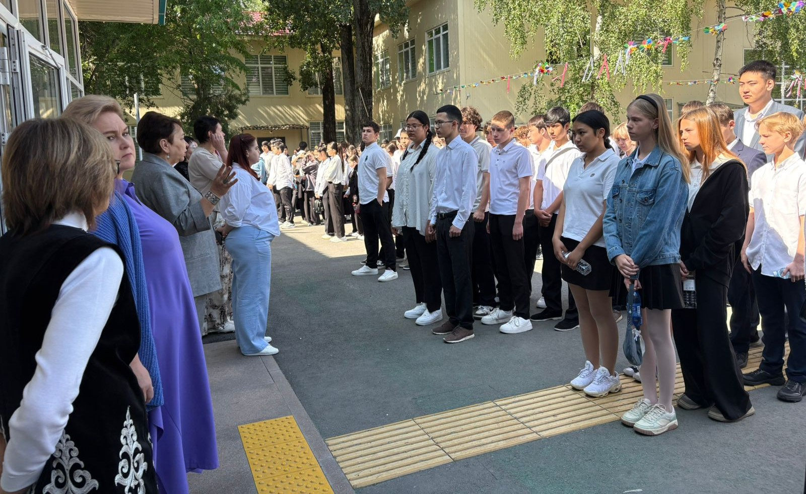 Математикадан мемлекеттік емтихан сәтті өтті - осударственный экзамен по математике прошёл успешно