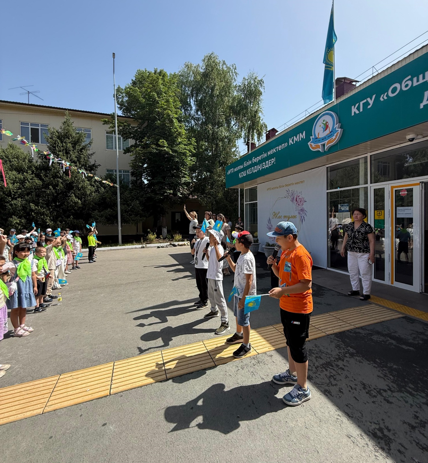 Жазғы лагерьіміздегі бүгінгі күн Қазақстан Республикасының Мемлекеттік рәміздеріне арналды.