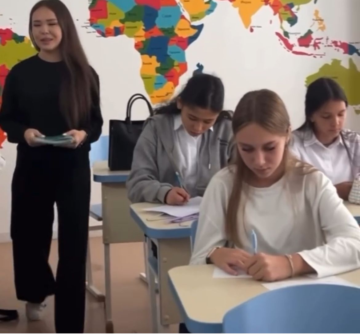 Өзін-өзі басқару күні – оқушылардың жауапкершілігі мен көшбасшылығын арттырған күн