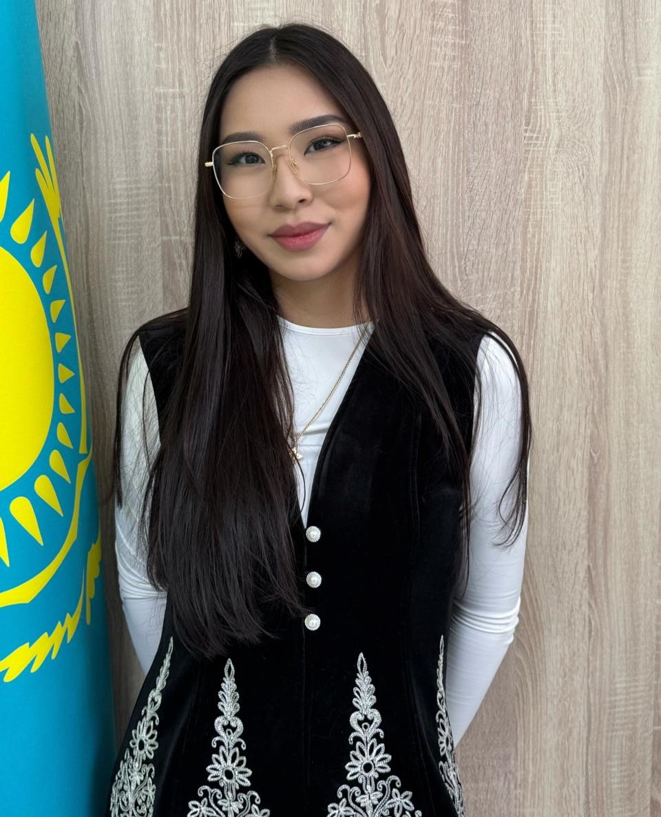 Заместитель директора по воспитательной работе  - Рустемова Асем Рустемовна