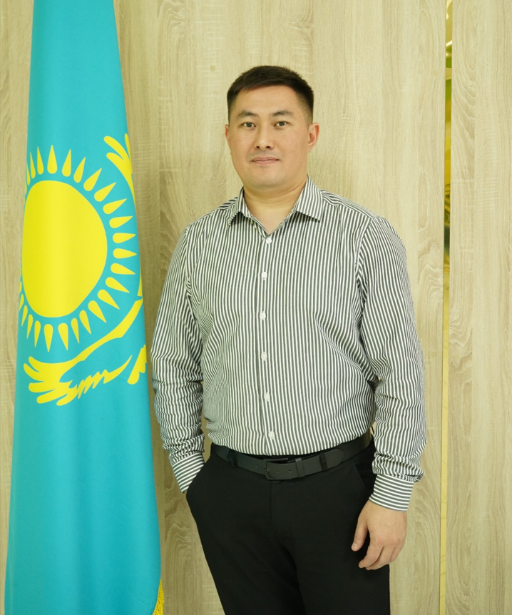 Заместитель директора по воспитательной работе - Усенов Куандык Айдынович